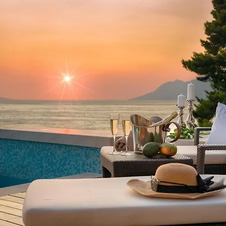 Villa Luxury Seafront Pride With Heated Pool Brela