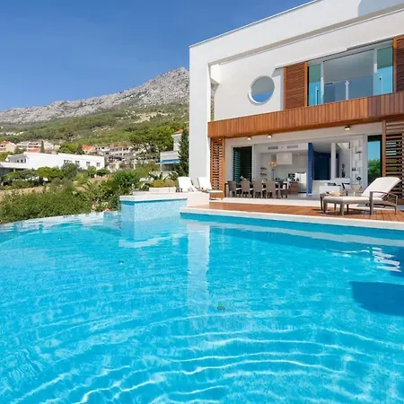 Luxury Seafront Pride With Private Heated Pool At The In - Baska Voda *