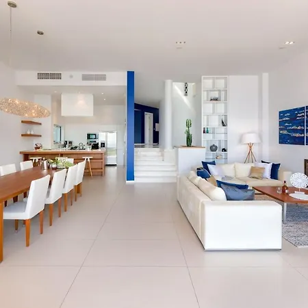 Villa Luxury Seafront Pride With Heated Pool