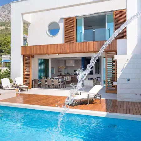 Luxury Seafront Pride With Private Heated Pool At The In - Baska Voda Villa *