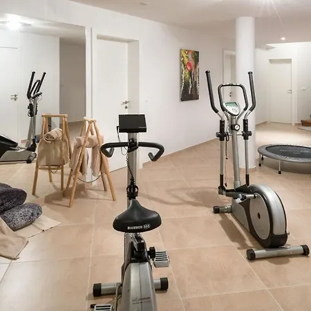 Luxury Seafront Pride With Private Heated Pool At The In - Baska Voda Brela