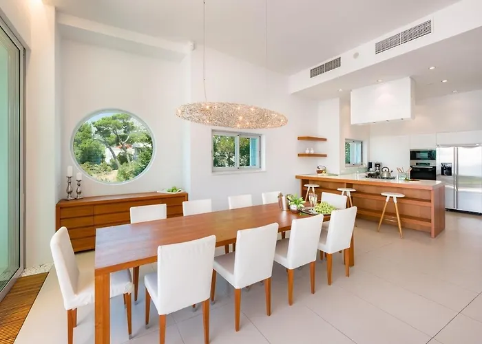 Luxury Seafront Pride With Private Heated Pool At The In - Baska Voda * ブレラ