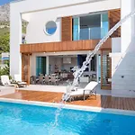 Luxury Seafront Villa Brela Pride With Heated Pool Villa *