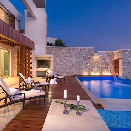 Luxury Seafront Pride With Private Heated Pool At The In - Baska Voda