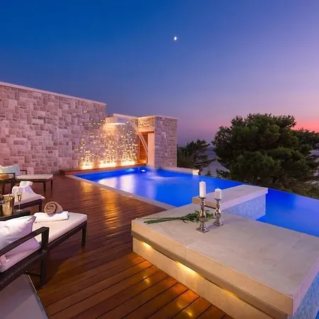Villa Luxury Seafront Pride With Private Heated Pool At The In - Baska Voda