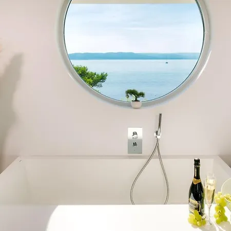 Luxury Seafront Pride With Private Heated Pool At The In - Baska Voda Brela