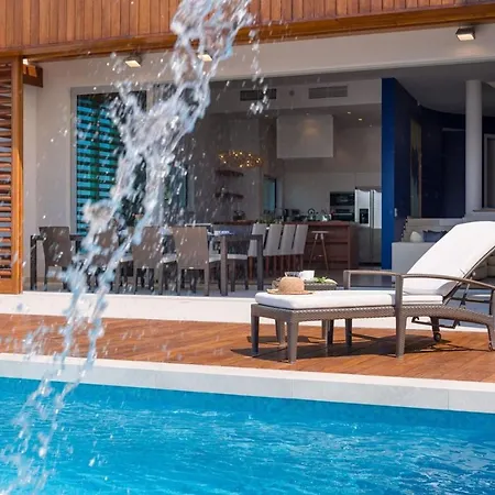 Luxury Seafront Pride With Private Heated Pool At The In - Baska Voda