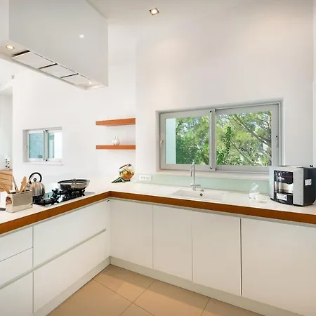 Villa Luxury Seafront Pride With Private Heated Pool At The In - Baska Voda Brela
