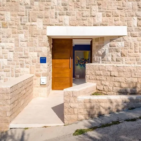 Luxury Seafront Pride With Private Heated Pool At The In - Baska Voda *