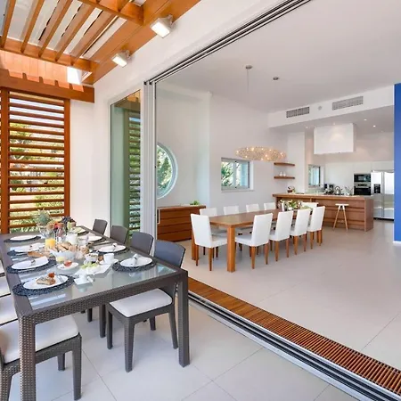 Luxury Seafront Pride With Private Heated Pool At The In - Baska Voda