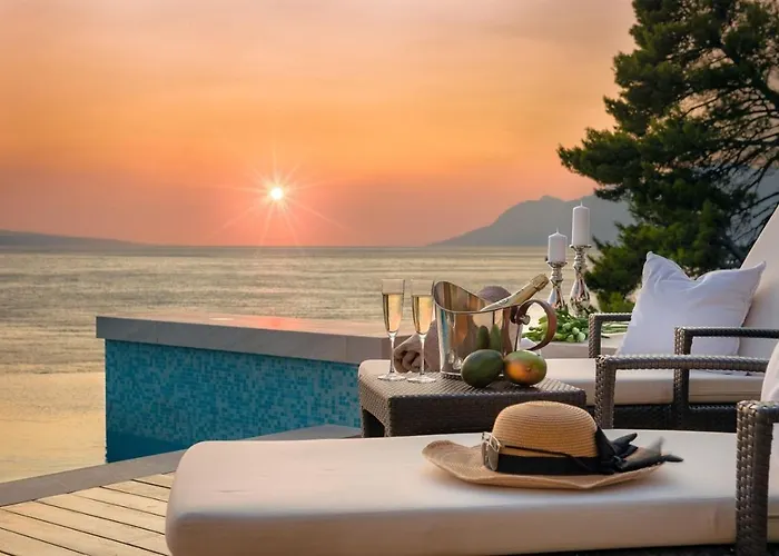 فيلة Luxury Seafront Villa Brela Pride With Heated Pool بريلا