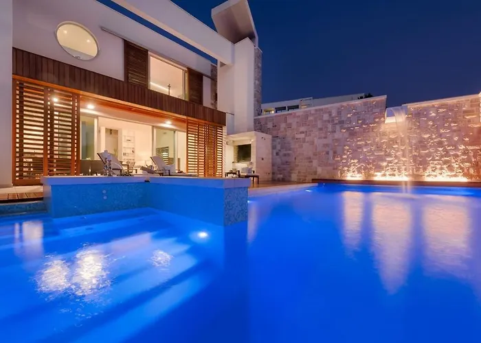 Luxury Seafront Villa Brela Pride With Heated Pool فيلة *