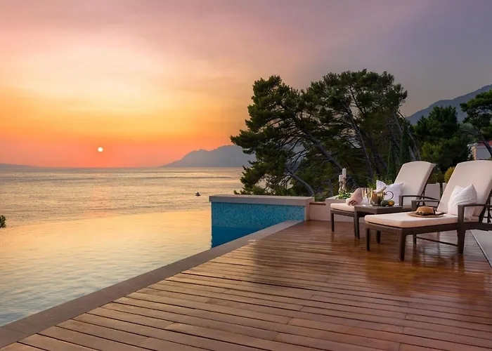 Luxury Seafront Villa Brela Pride With Heated Pool * بريلا