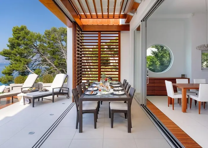 Luxury Seafront Villa Brela Pride With Heated Pool فيلة