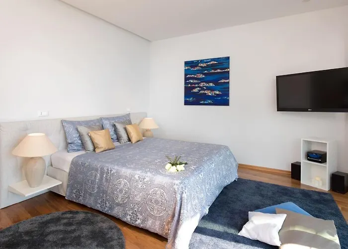 Luxury Seafront Villa Brela Pride With Heated Pool * بريلا