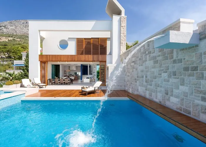 Luxury Seafront Villa Brela Pride With Heated Pool * بريلا